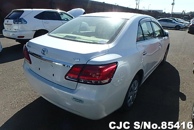 Toyota premio 2017